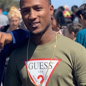 Meet your Posher, Devin